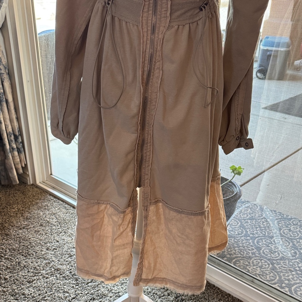 Oli & Hali Tan Hooded Midi Dress - Picture 2 of 13